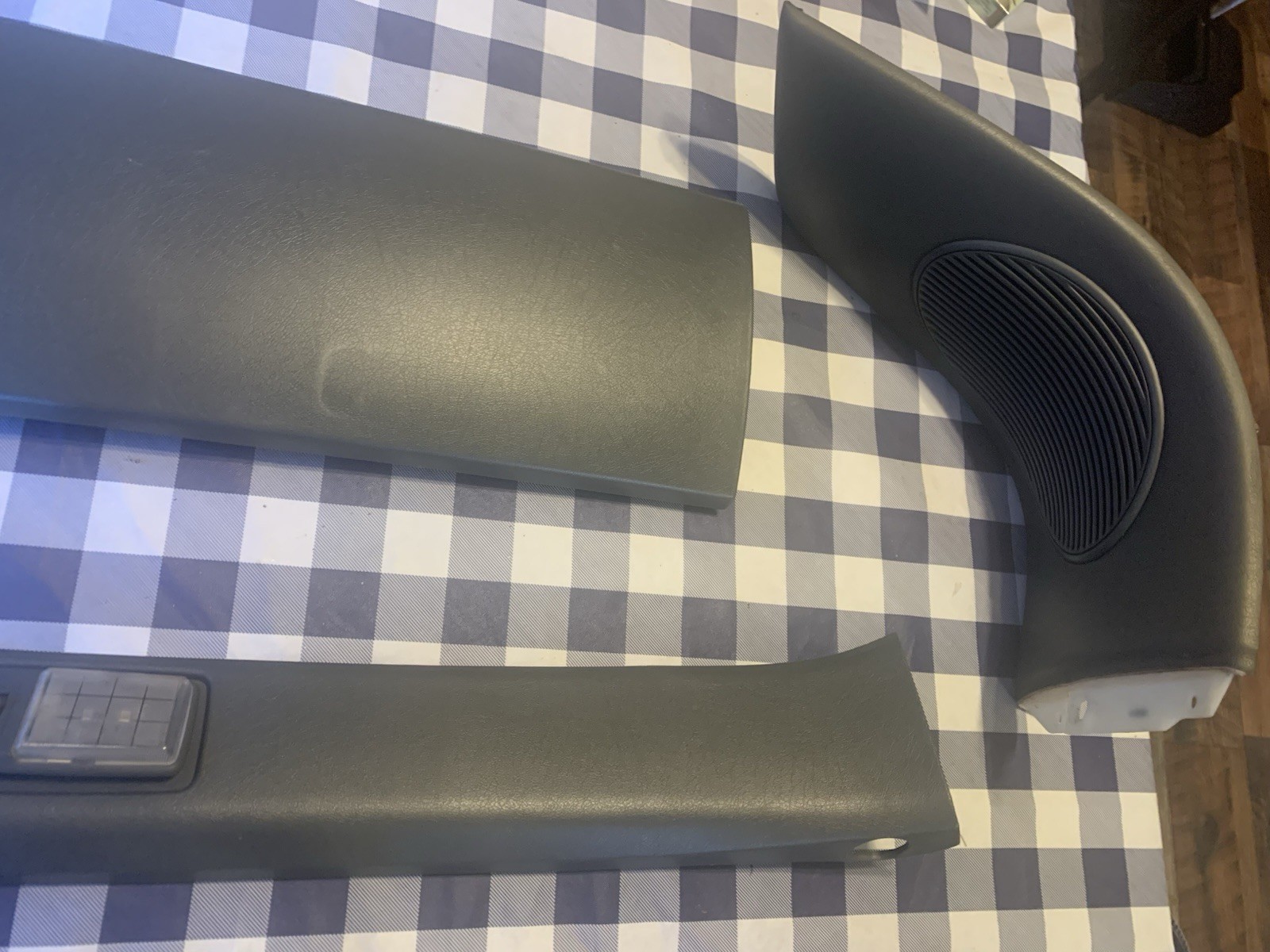 93-97 HONDA DEL SOL ALL GRAY-REAR SPEAKER TRIM-CENTER-LIGHT COVER-LIGHT 93-97 HONDA DEL SOL ALL GRAY-REAR SPEAKER TRIM-CENTER-LIGHT COVER-LIGHT