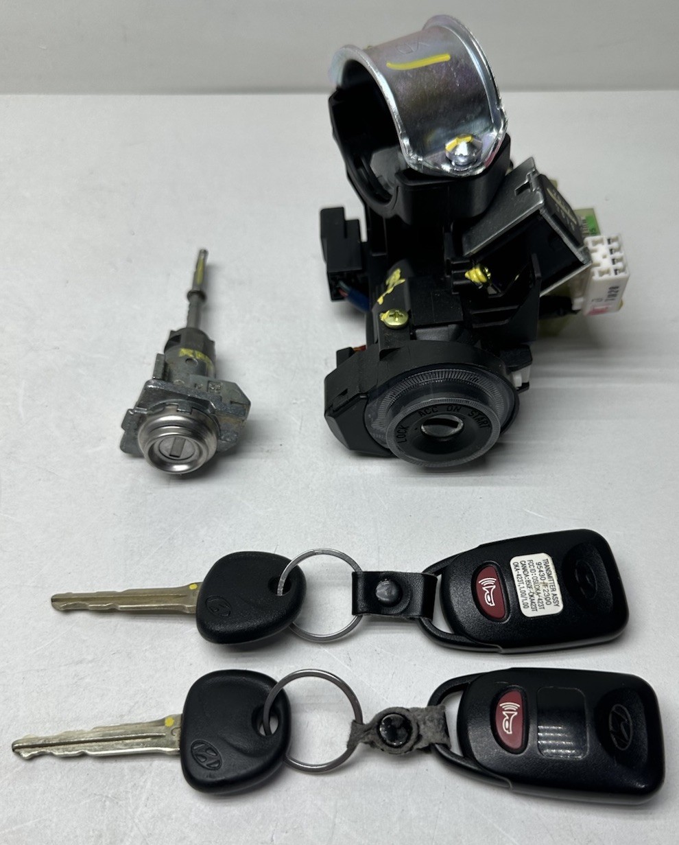 2017-2020 HYUNDAI ELANTRA IGNITION SWITCH  W/ DRIVER DOOR LOCK AND 2 KEYS OEM