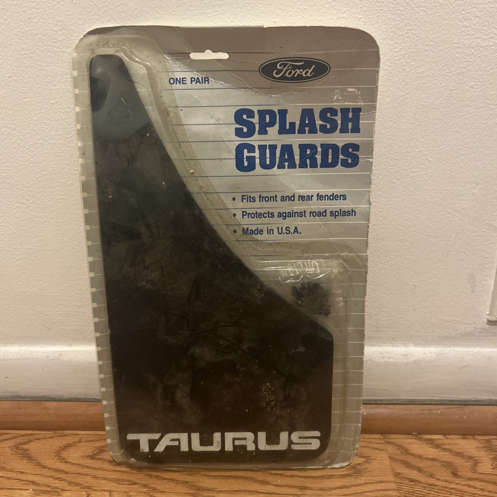 Vintage 1986-1991 OEM Ford Taurus Mud Flaps Splash Guards Black E6DZ16A550A Vintage 1986-1991 OEM Ford Taurus Mud Flaps Splash Guards Black E6DZ16A550A