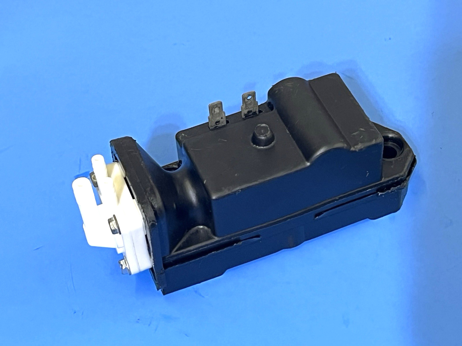 Rebuilt 1964 1965 1966  1967 Camaro  Firebird washer pump with plastic covers