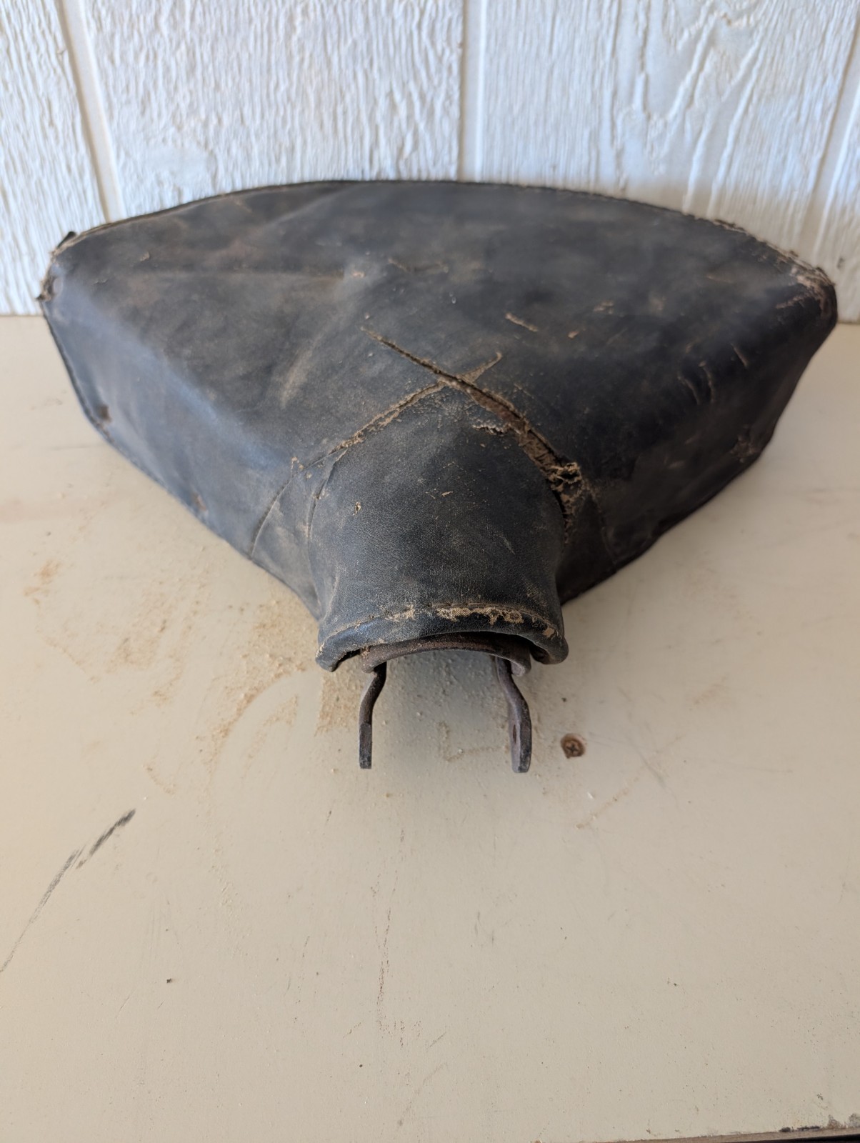 Vintage Solo Motorcycle Seat Saddle BSA Norton Matchless Triumph AJS Rigid Vintage Solo Motorcycle Seat Saddle BSA Norton Matchless Triumph AJS Rigid