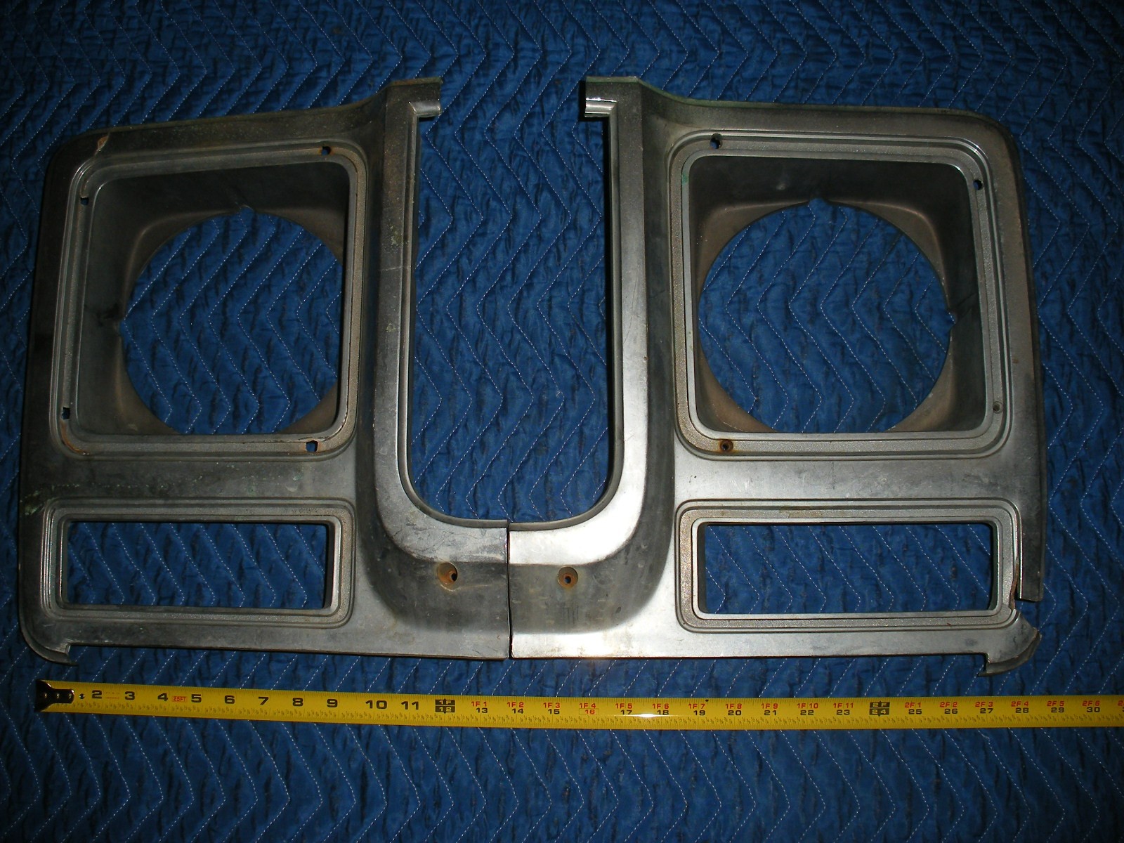1980s CHEVY C10 K10 PICKUP TRUCK BLAZER HEADLIGHT FRAME TRIM BEZEL PLASTIC SET