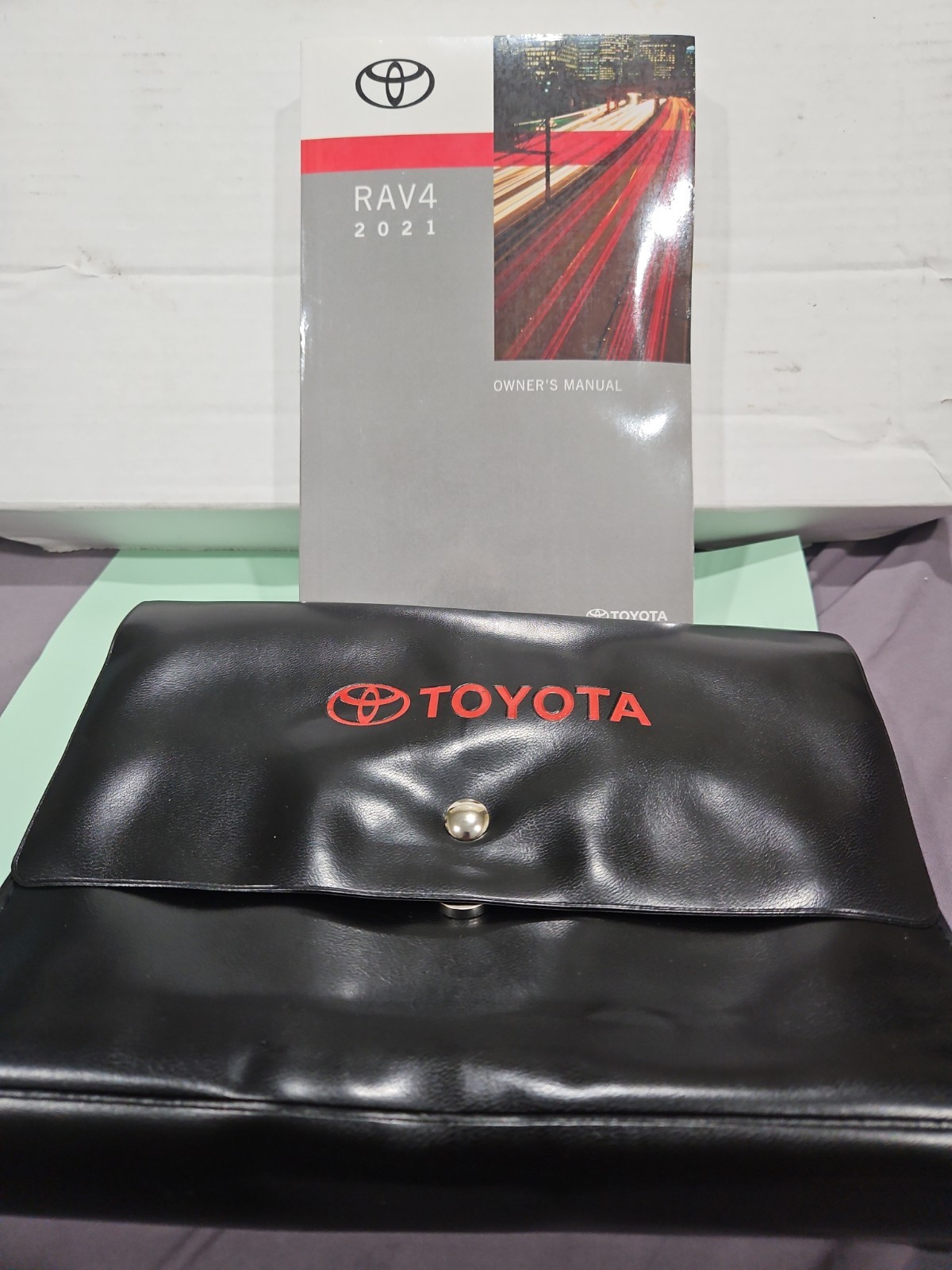 2021 Toyota Rav4 OEM Owners Manual With Case 2021 Toyota Rav4 OEM Owners Manual With Case