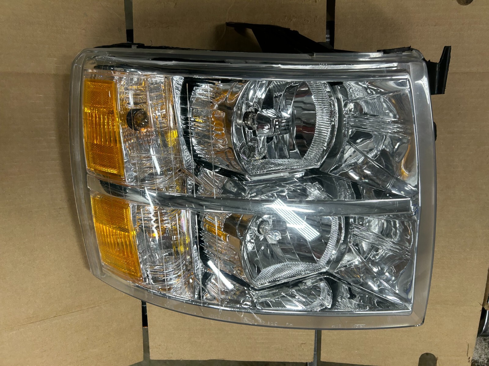 OEM 07-13 GMC Sierra Headlamp RIGHT FRONT Used - Good Condition