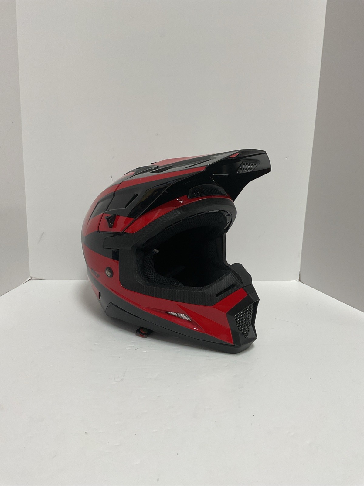 BILT Youth AX-1 Helmet Black/Red - Youth XL - DAMAGED