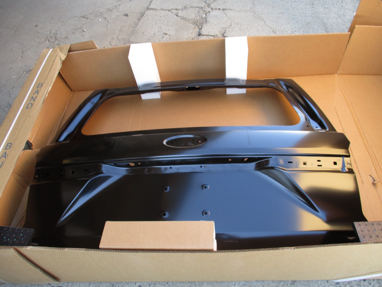 2019 Ford Expedition Lift Gate oem  2018 2019 2020 2021 (no shipping)