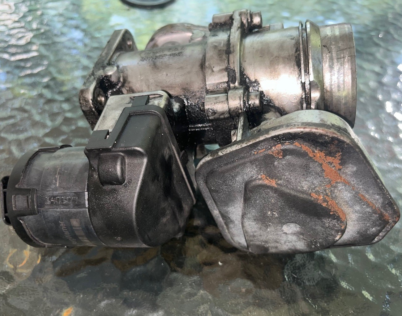 2009-2013 BMW 335d X5 35d EGR Valve M57 Diesel Engine Part#11718512526 OEM 2009-2013 BMW 335d X5 35d EGR Valve M57 Diesel Engine Part#11718512526 OEM