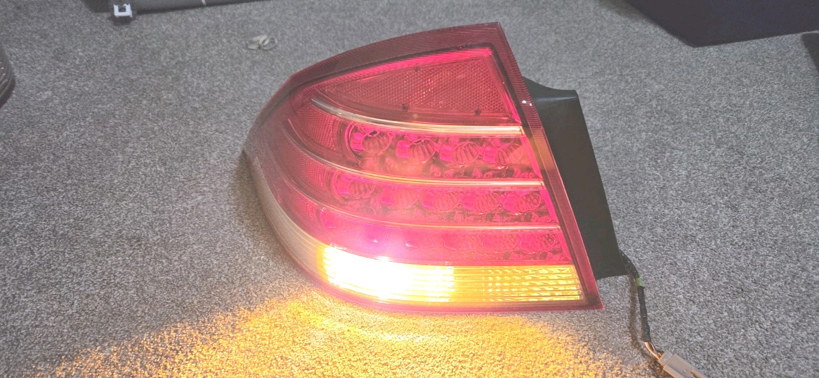 TESTED 2005-2007 MERCURY MONTEGO DRIVER LH SID LED TAIL LIGHT LAMP ASSEMBLY OEM.