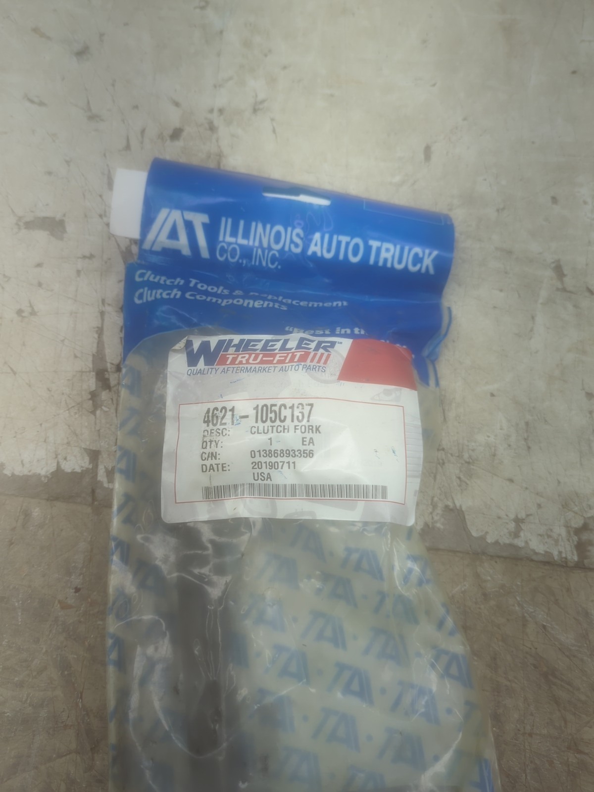 Genuine Illinois Auto Truck Clutch Fork 105C137 Genuine Illinois Auto Truck Clutch Fork 105C137