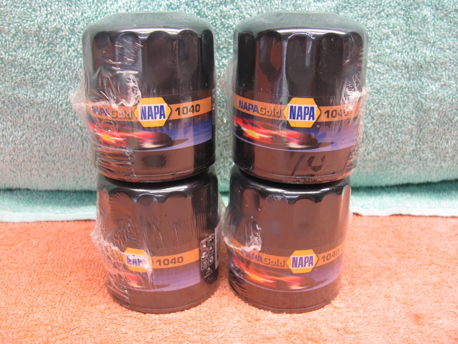 NAPA Gold #1040 oil filter 4 filters in this lot NAPA Gold #1040 oil filter 4 filters in this lot