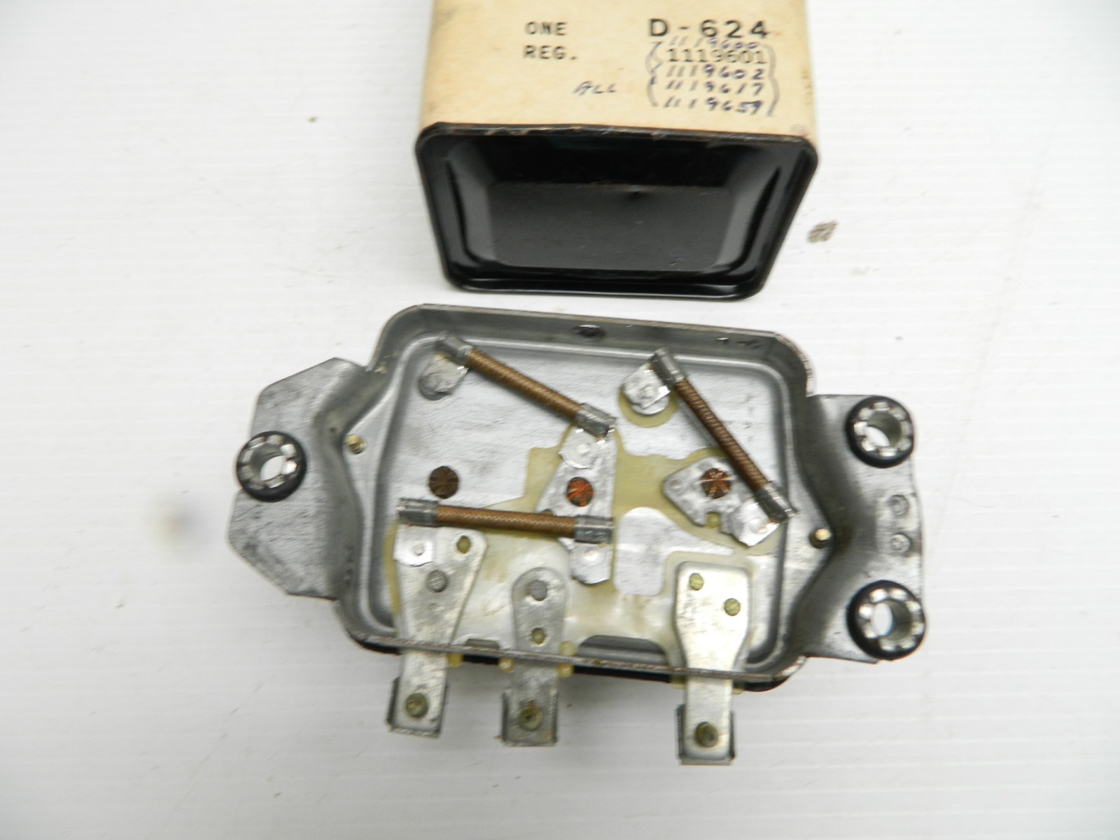 NOS 1958 1959 1960 Buick Pontiac Olds Cadillac Delco D623 1119600 Volt Regulator NOS 1958 1959 1960 Buick Pontiac Olds Cadillac Delco D623 1119600 Volt Regulator