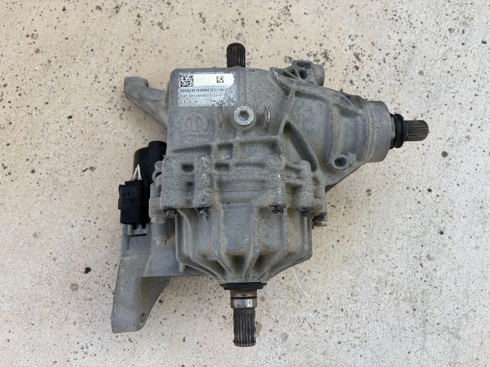 2015-2023 JEEP RENEGADE 2.4L L4 4WD REAR AXLE DIFFERENTIAL CARRIER OEM