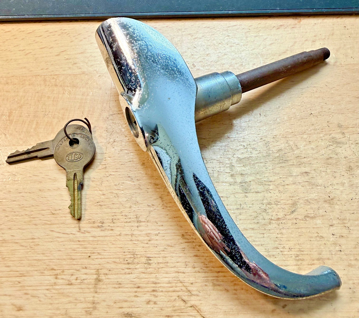 1946 1947 1948 Chevrolet Aero Trunk Handle Rear Deck Pontiac Chevy 42 Fleetline