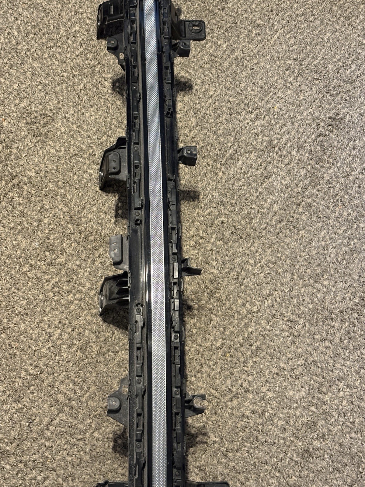 2024-2026 Hyundai Santa Fe Front Center Grille LED DRL Light Bar OEM 92209-R6100 2024-2026 Hyundai Santa Fe Front Center Grille LED DRL Light Bar OEM 92209-R6100