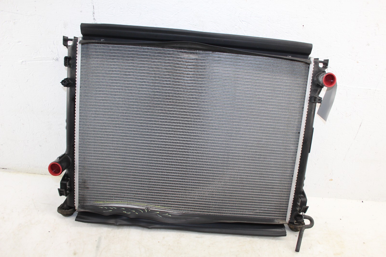 2009-2023 Dodge Challenger Radiator OEM FS202 2009-2023 Dodge Challenger Radiator OEM FS202