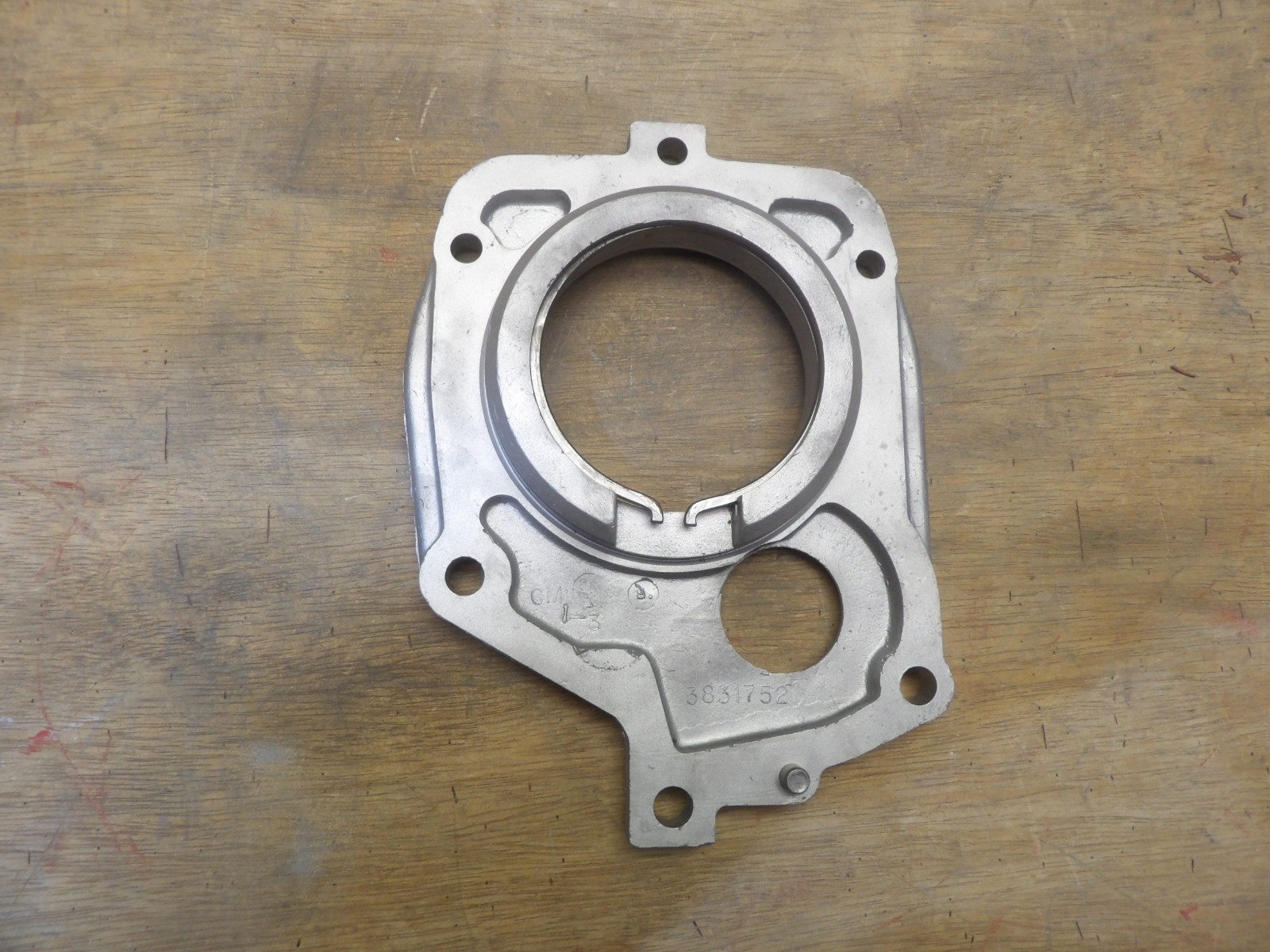 Muncie 4 speed Mid Plate Center Bearing Housing Intermediate 3831752 M20 M21 M22