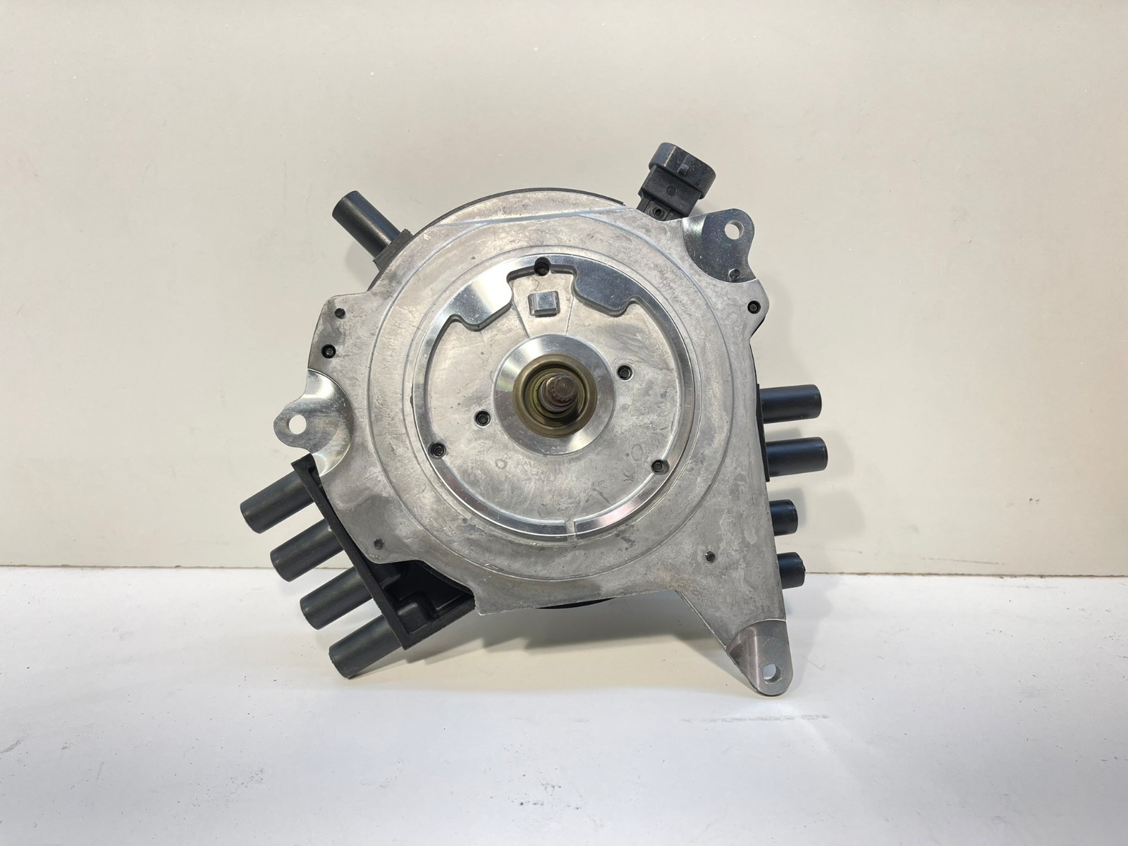 Distributor ACDelco GM Original Equipment 10457702 Distributor ACDelco GM Original Equipment 10457702