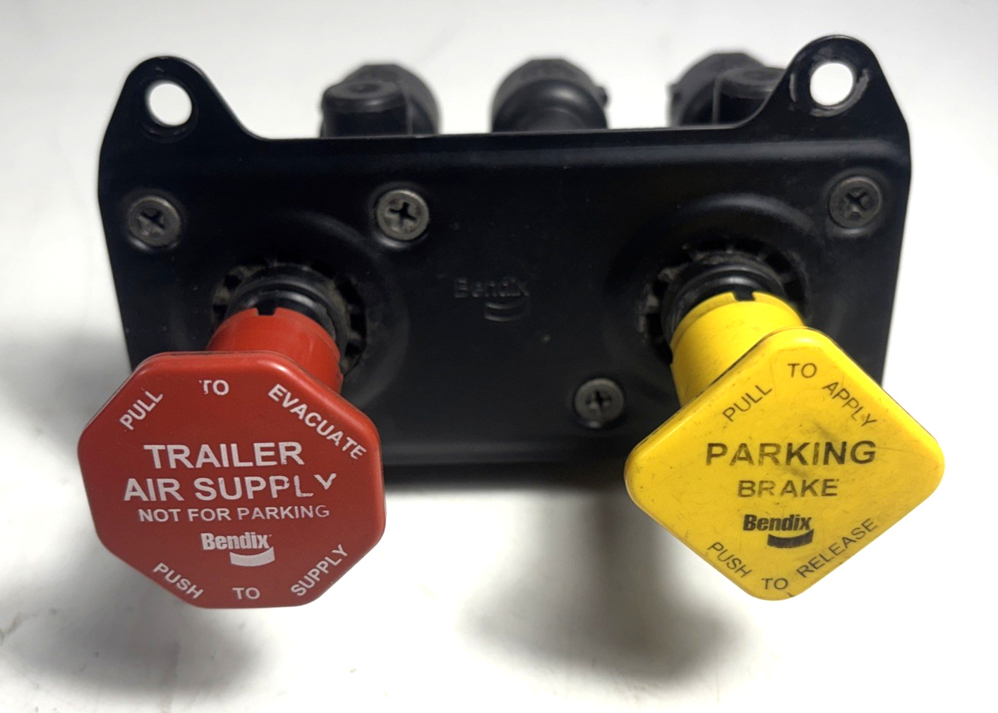 Bendix Air Brake Dash Valve G90-6036 Bendix Air Brake Dash Valve G90-6036