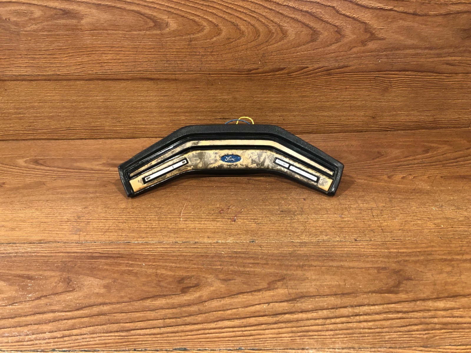 78-86 FORD F150 F250 TRUCK BRONCO WOODGRAIN STEERING WHEEL CRUISE HORN PAD OEM 2