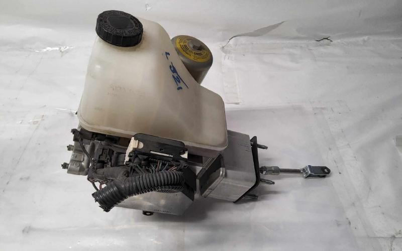 2012-2020 Nissan NV1500 NV2500 Hydraulic Power Brake Booster Master Cylinder OEM