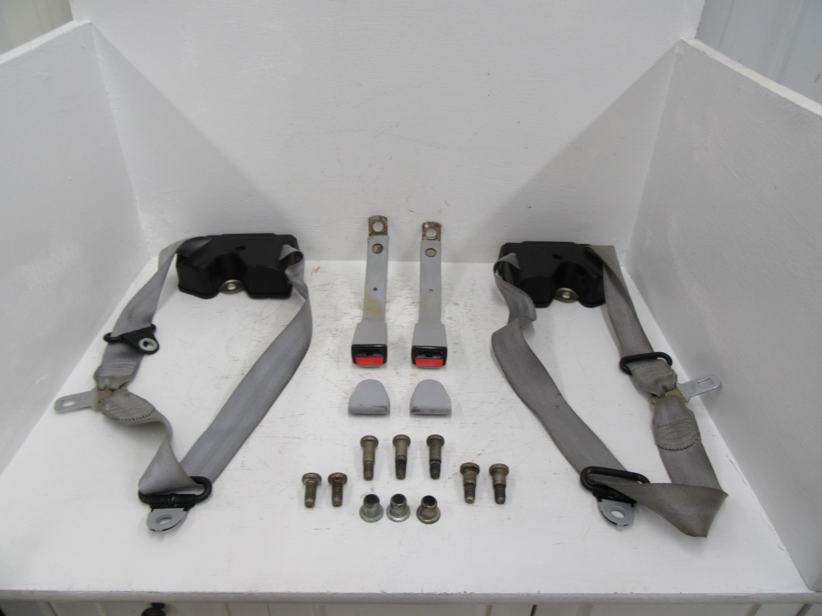 84 85 86 87 88 Pontiac Fiero Seat Belts Left And Right Driver Passenger Set Grey