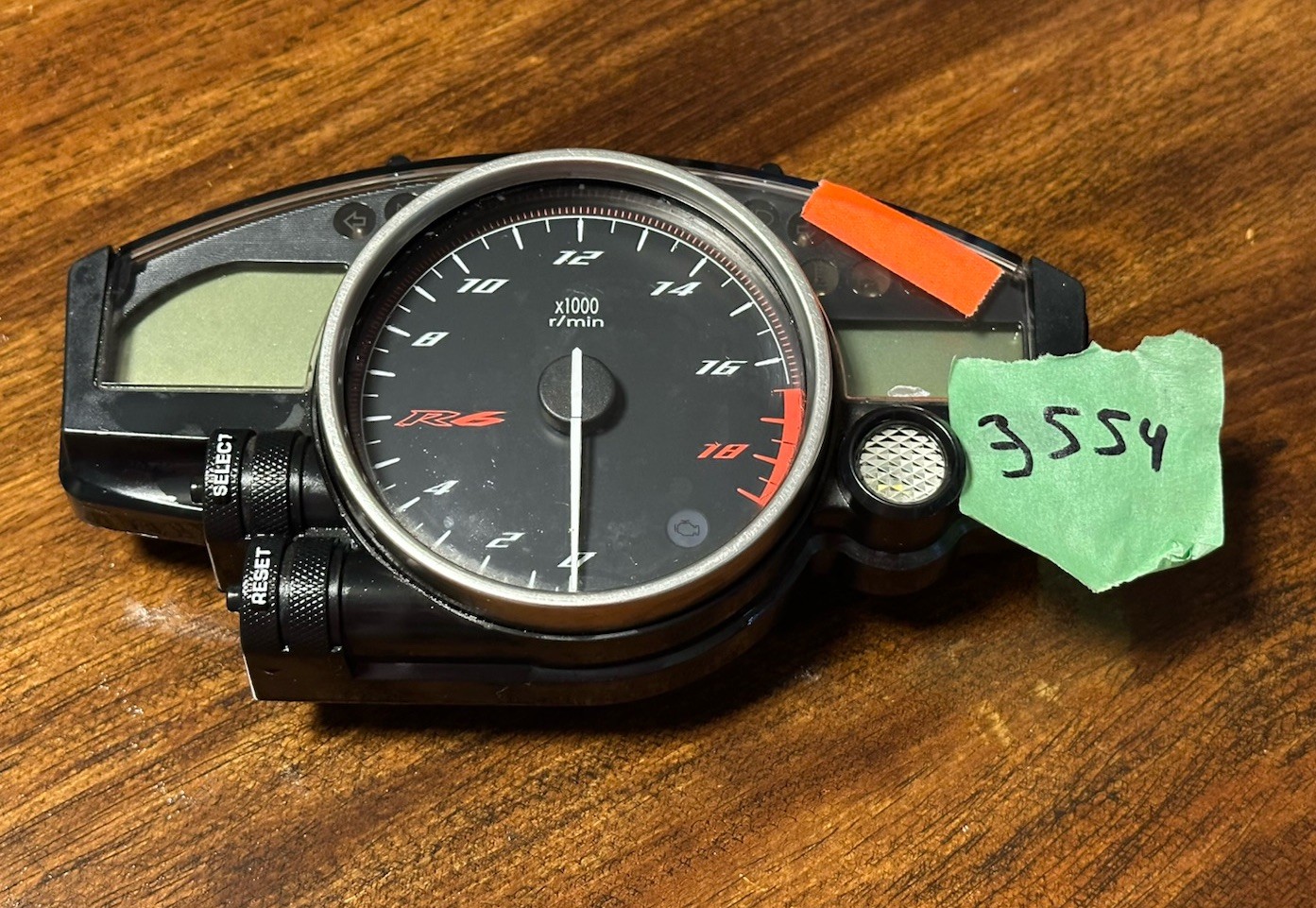 08-16 YAMAHA YZF R6 OEM TACHOMETER GAUGES DISPLAY SPEEDOMETER MILES 3554