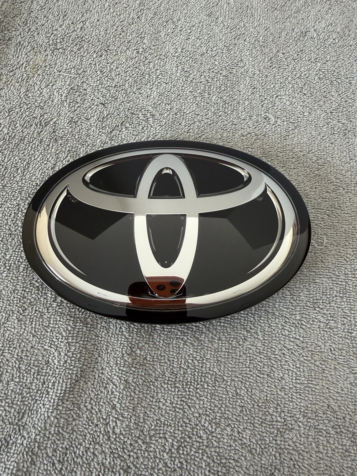 2018-2025 TOYOTA EMBLEM NEW OEM 2018-2025 TOYOTA EMBLEM NEW OEM