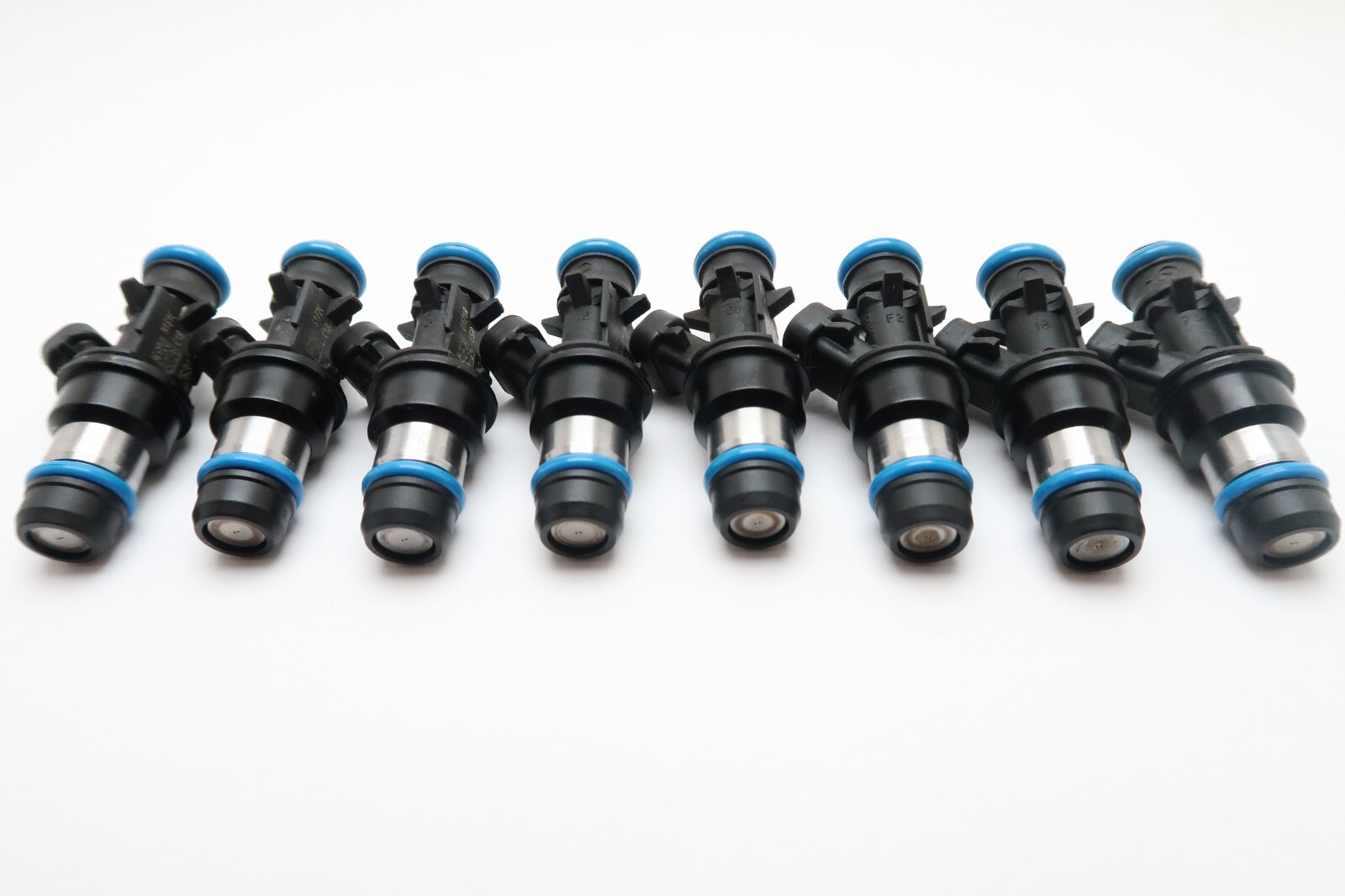 X8 OEM Delphi Fuel Injectors for 2001-06 GMC Sierra 1500 4.8L 5.3 6.0L 25317628