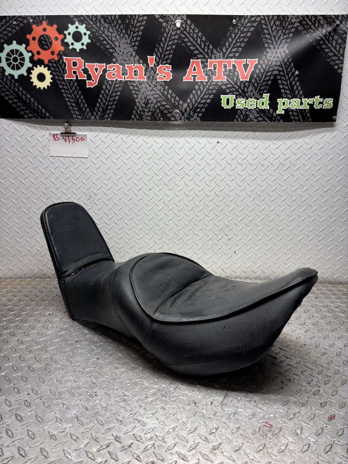 1985-1986 Honda VT500C Shadow Seat