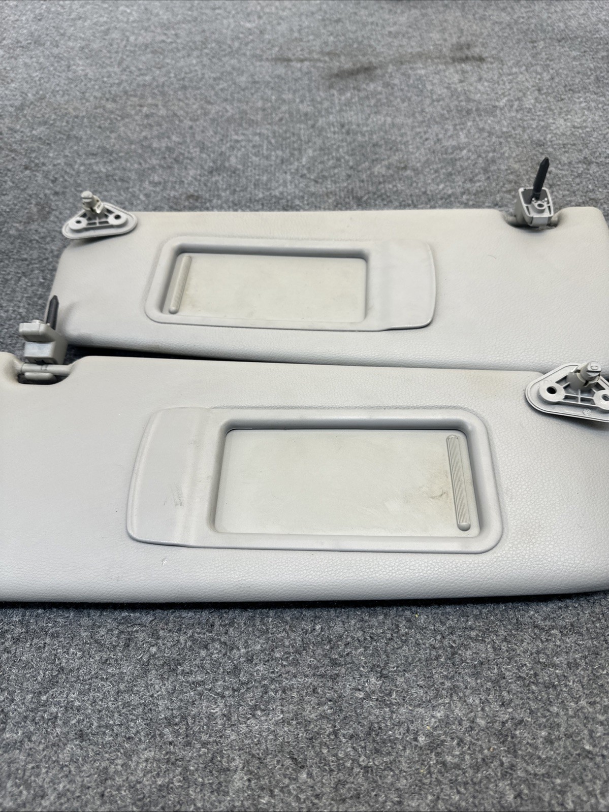 01-15 BMW X1 E84 RH LH Left Right Sun Visor Set Grey Vinyl 7252053