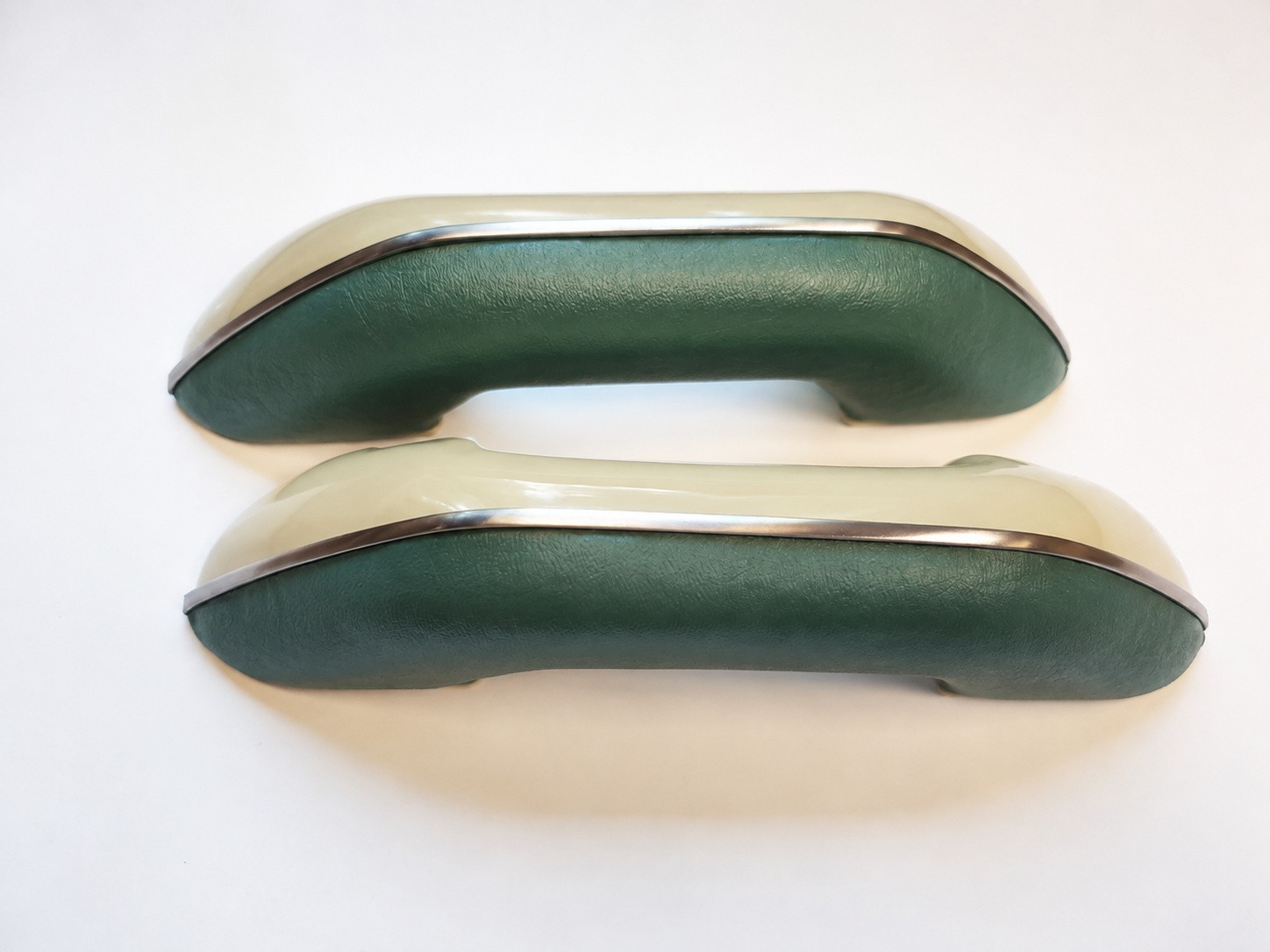 1955 1959 Chevrolet GMC Pickup Cameo 3100 4X4 Suburban Green/Beige Armrest Set