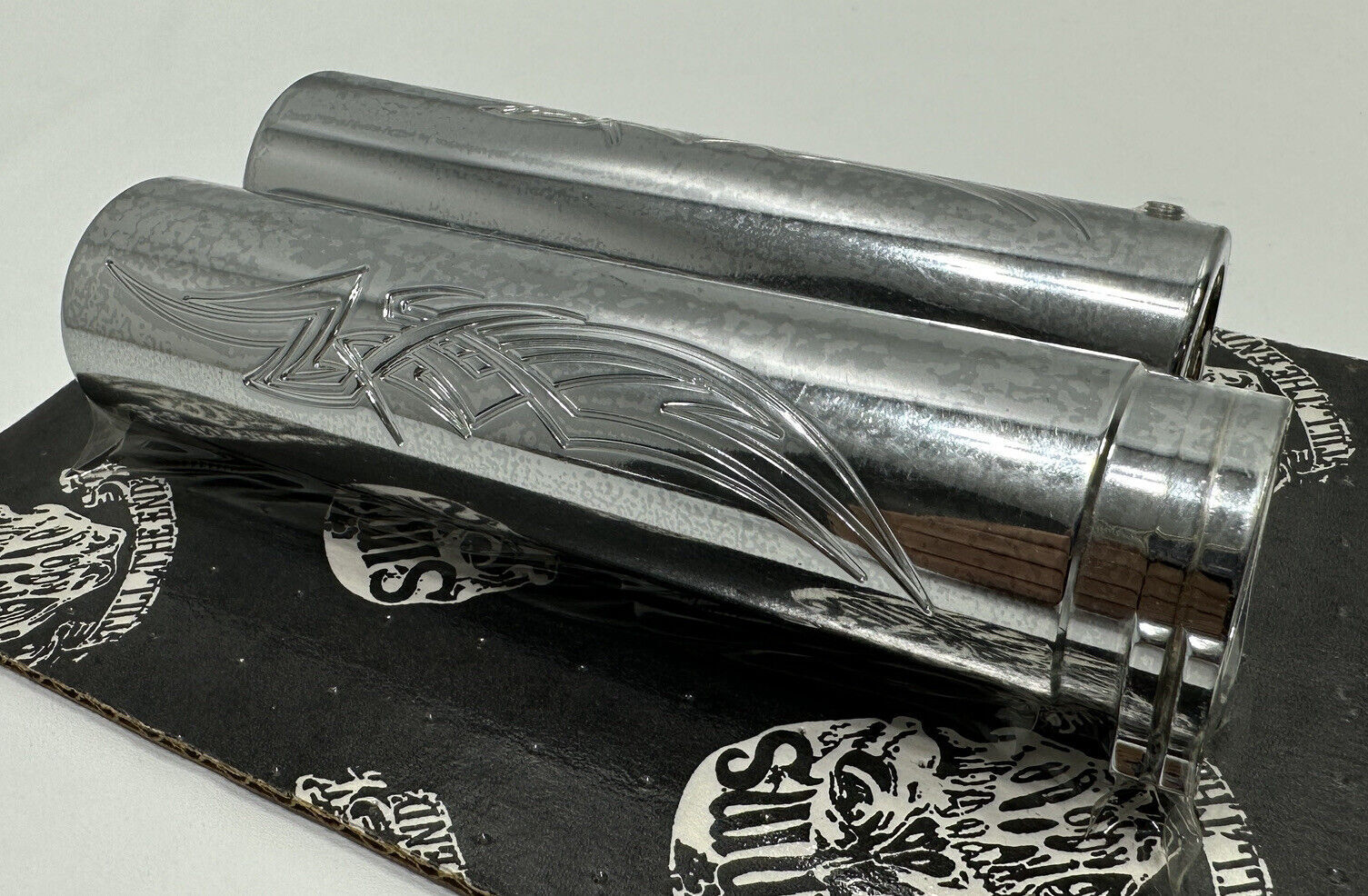 SIMMS BAY AREA CUSTOM CYCLES CHROME BILLET TRIBAL HANDLEBAR GRIPS HARLEY 1 INCH