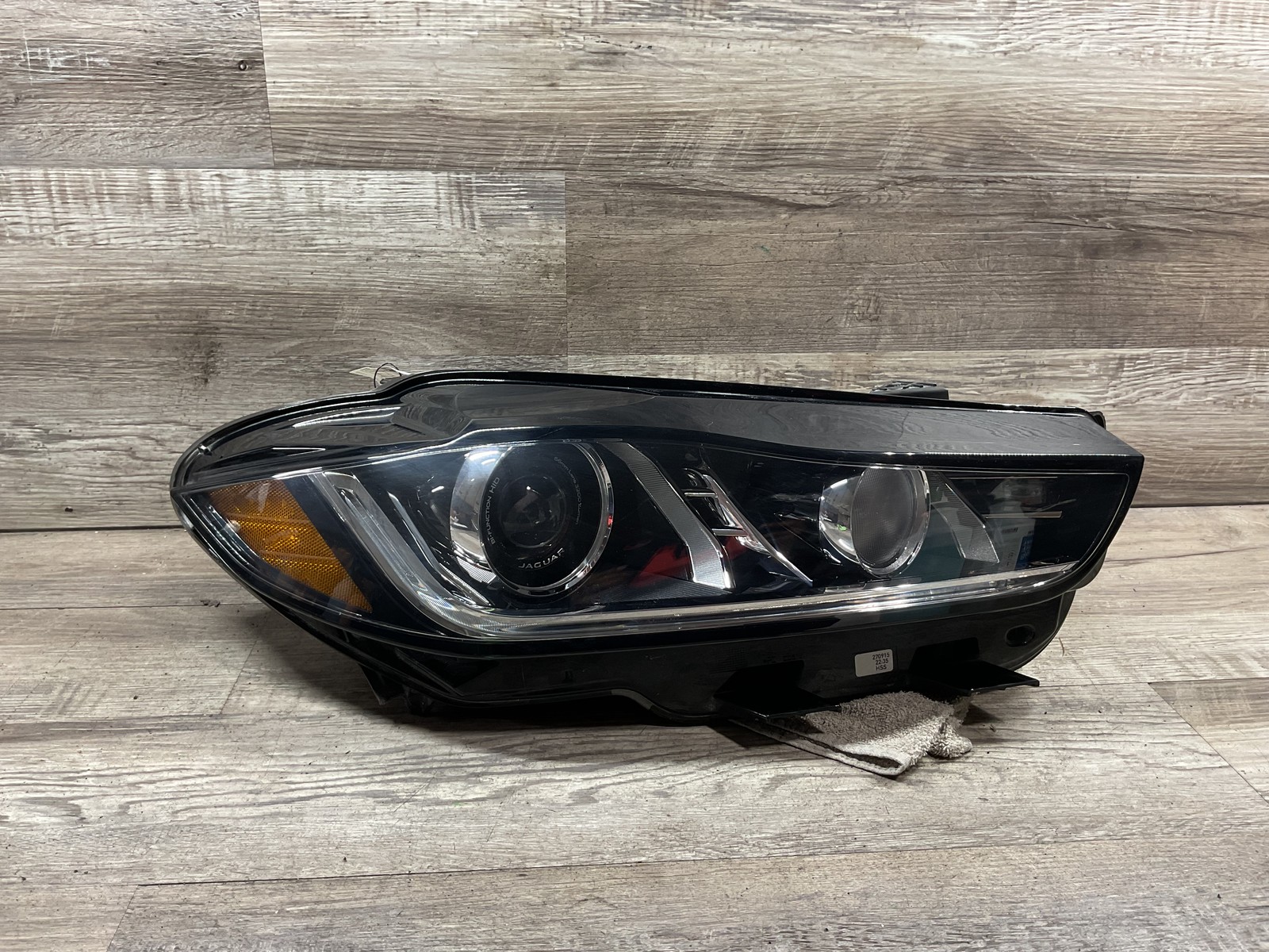 USED - 2016-2020 Jaguar F-Pace R Headlamp Xenon - OEM