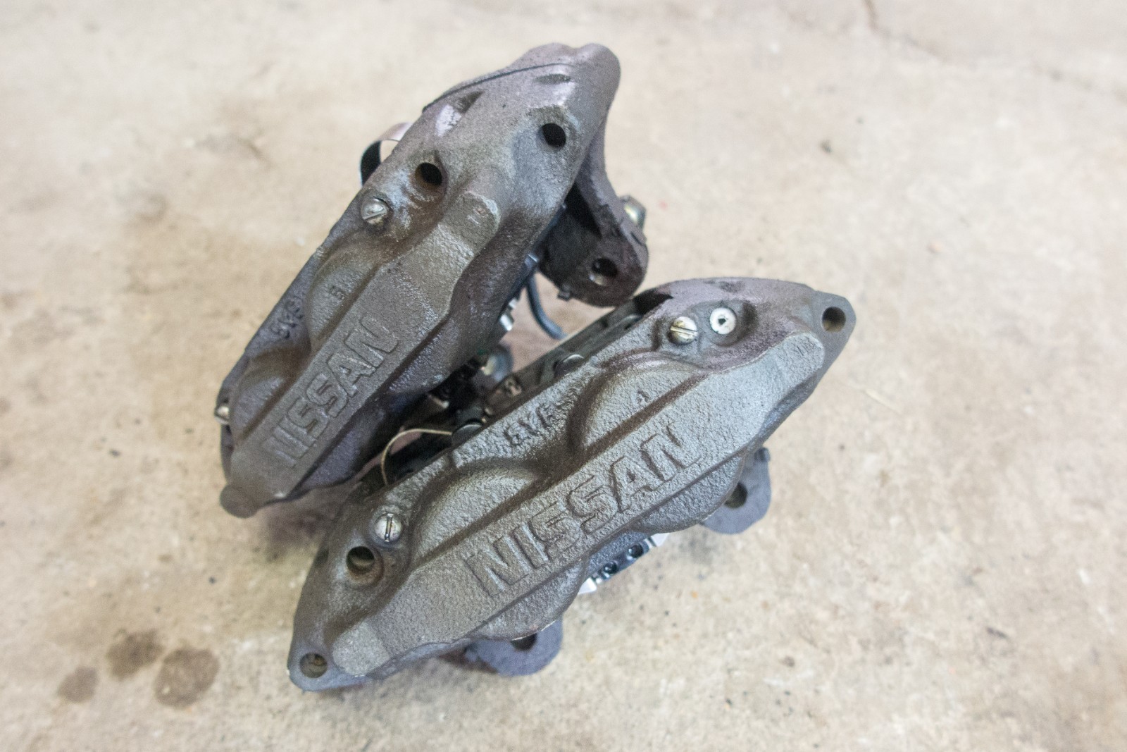 91-96 NISSAN 300ZX NON TURBO FRONT DISC BRAKE CAST IRON CALIPERS 30MM OEM