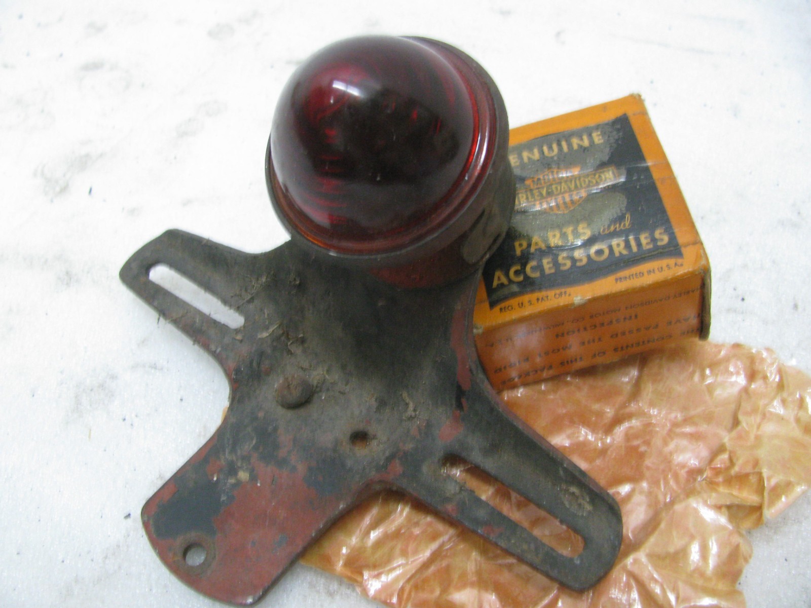 original Harley Davidson taillight & NOS lens 5054-20 Knucklehead 1936 1937 1938 original Harley Davidson taillight & NOS lens 5054-20 Knucklehead 1936 1937 1938