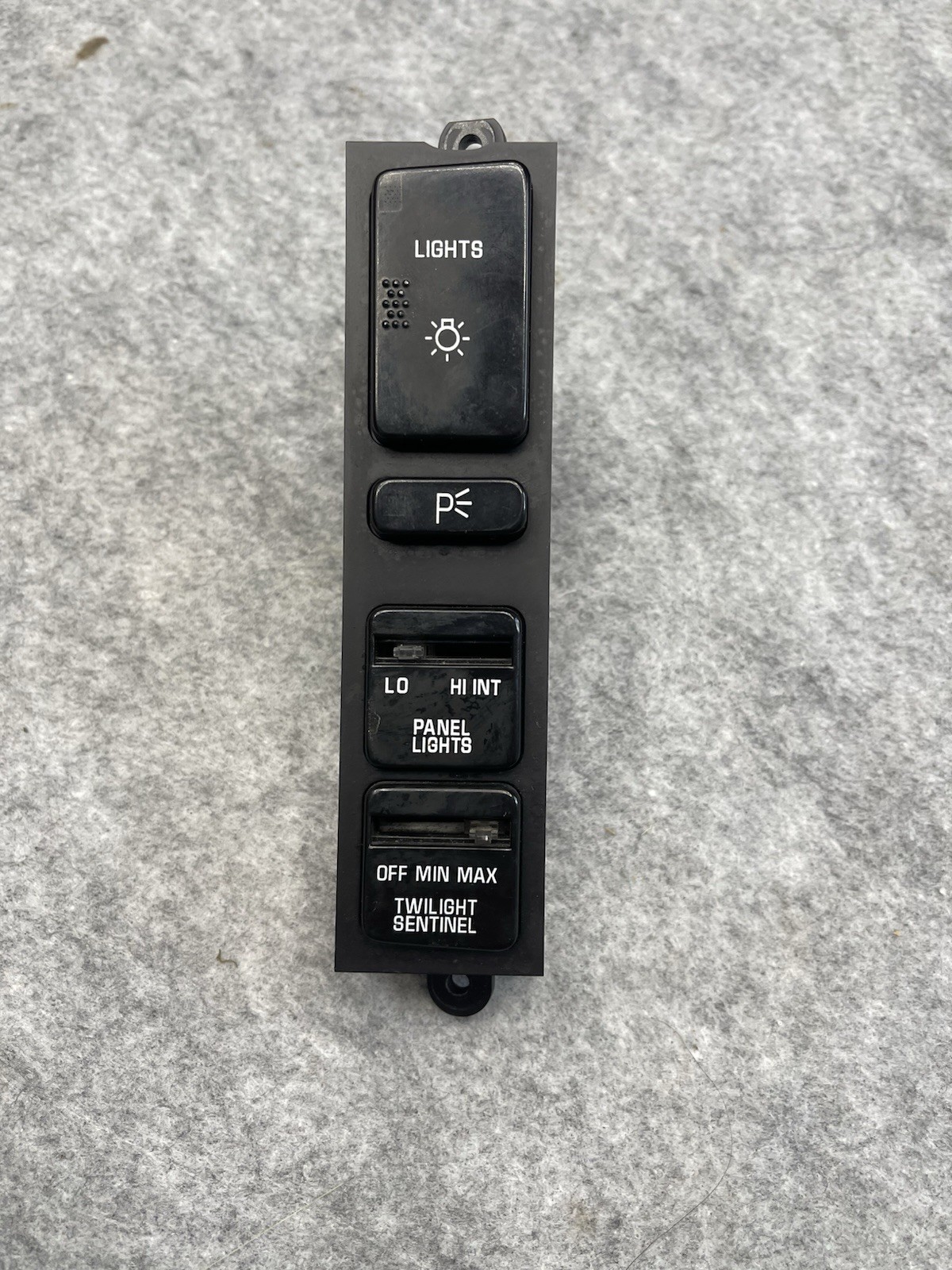 1990-1993 BUICK RIVIERA REATTA HEADLIGHT SWITCH TWILIGHT SENTINEL