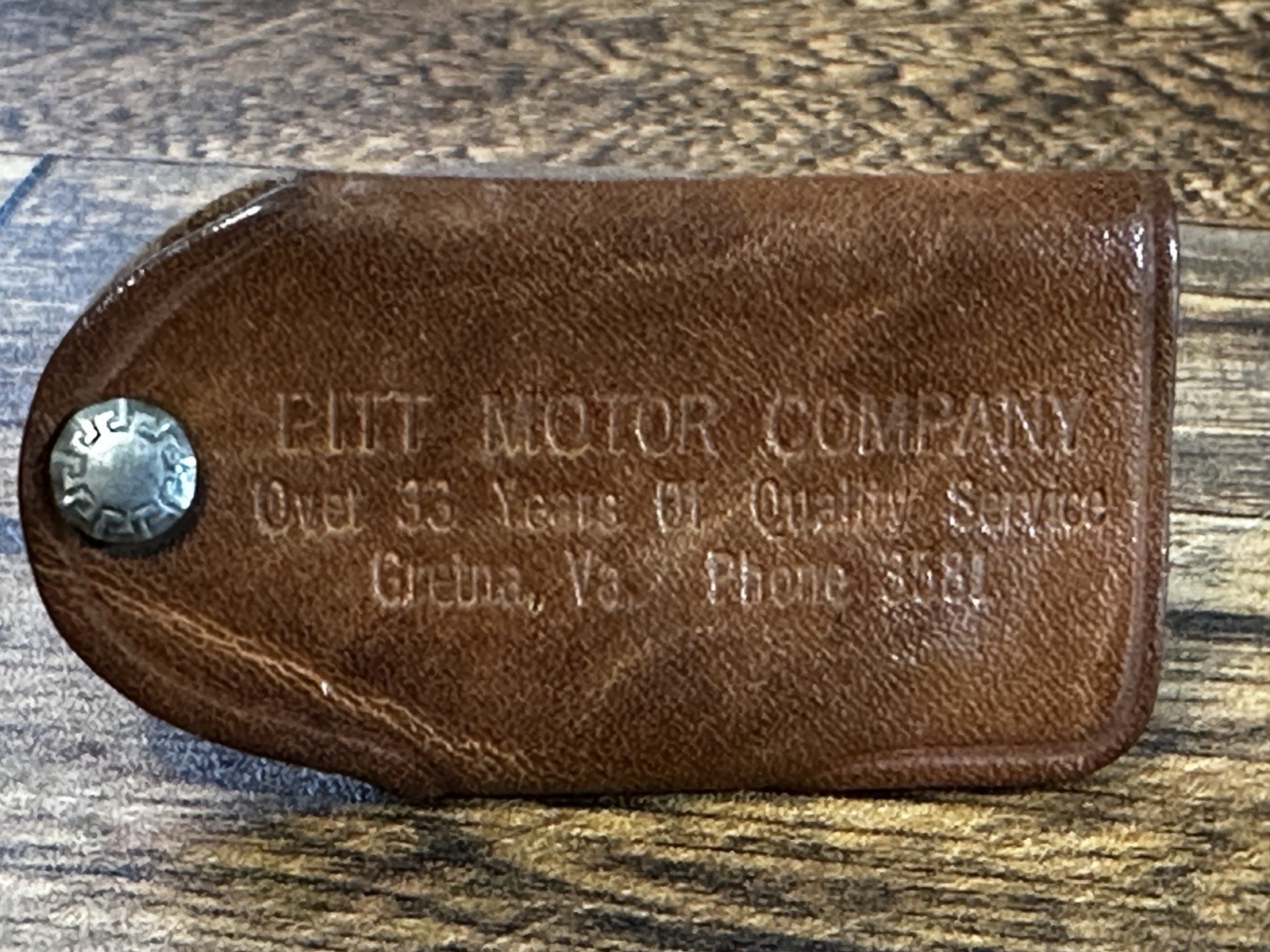 ANTIQUE LEATHER KEY FOB CASE CHEVROLET PITT MOTOR COMPANY GRETNA,VA (1930s-40s?) ANTIQUE LEATHER KEY FOB CASE CHEVROLET PITT MOTOR COMPANY GRETNA,VA (1930s-40s?)