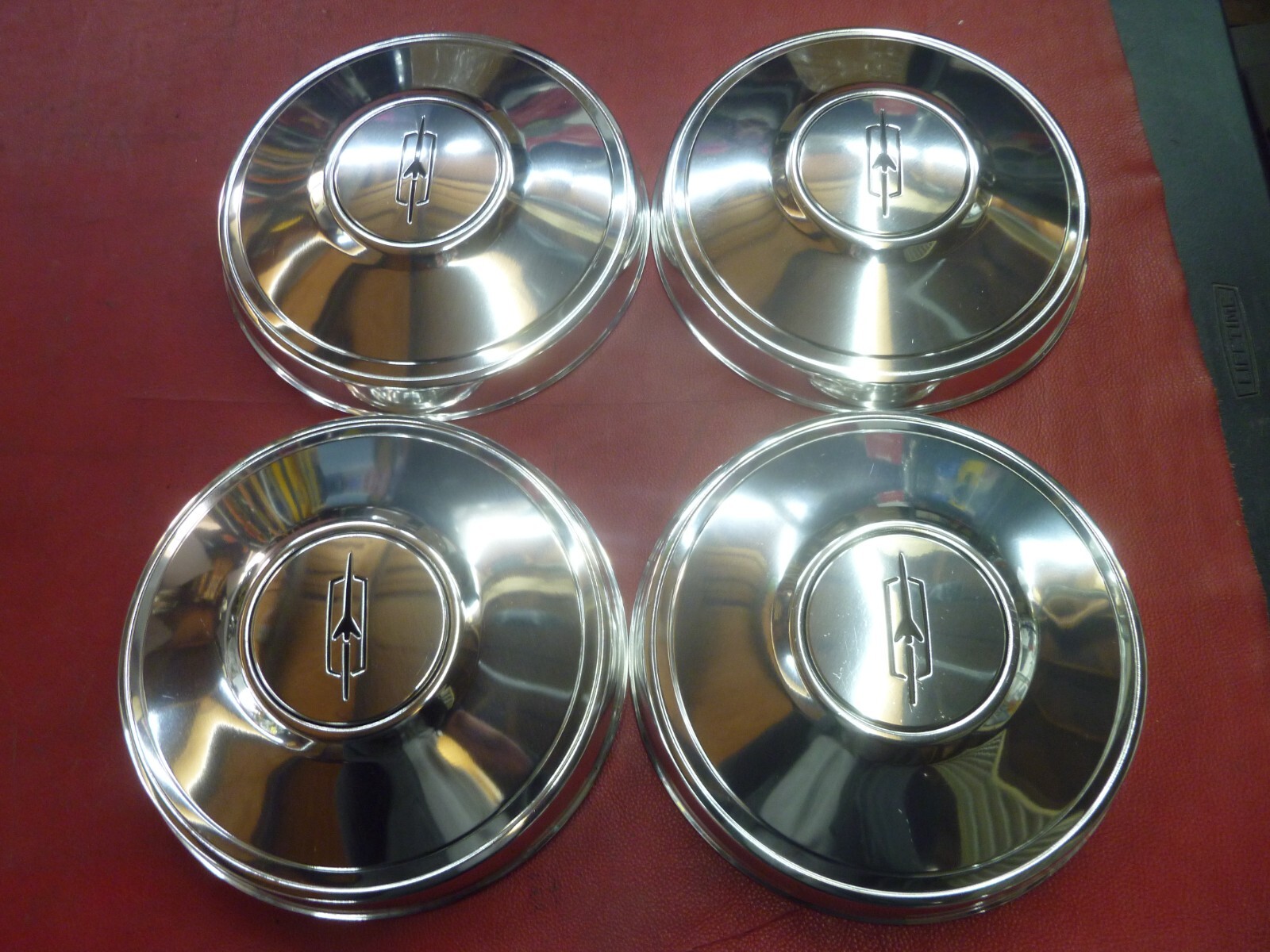 VINTAGE NOS 1971-85 OLDSMOBILE 442 CUTLASS DOG DISH POVERTY HUBCAPS WHEEL COVERS VINTAGE NOS 1971-85 OLDSMOBILE 442 CUTLASS DOG DISH POVERTY HUBCAPS WHEEL COVERS