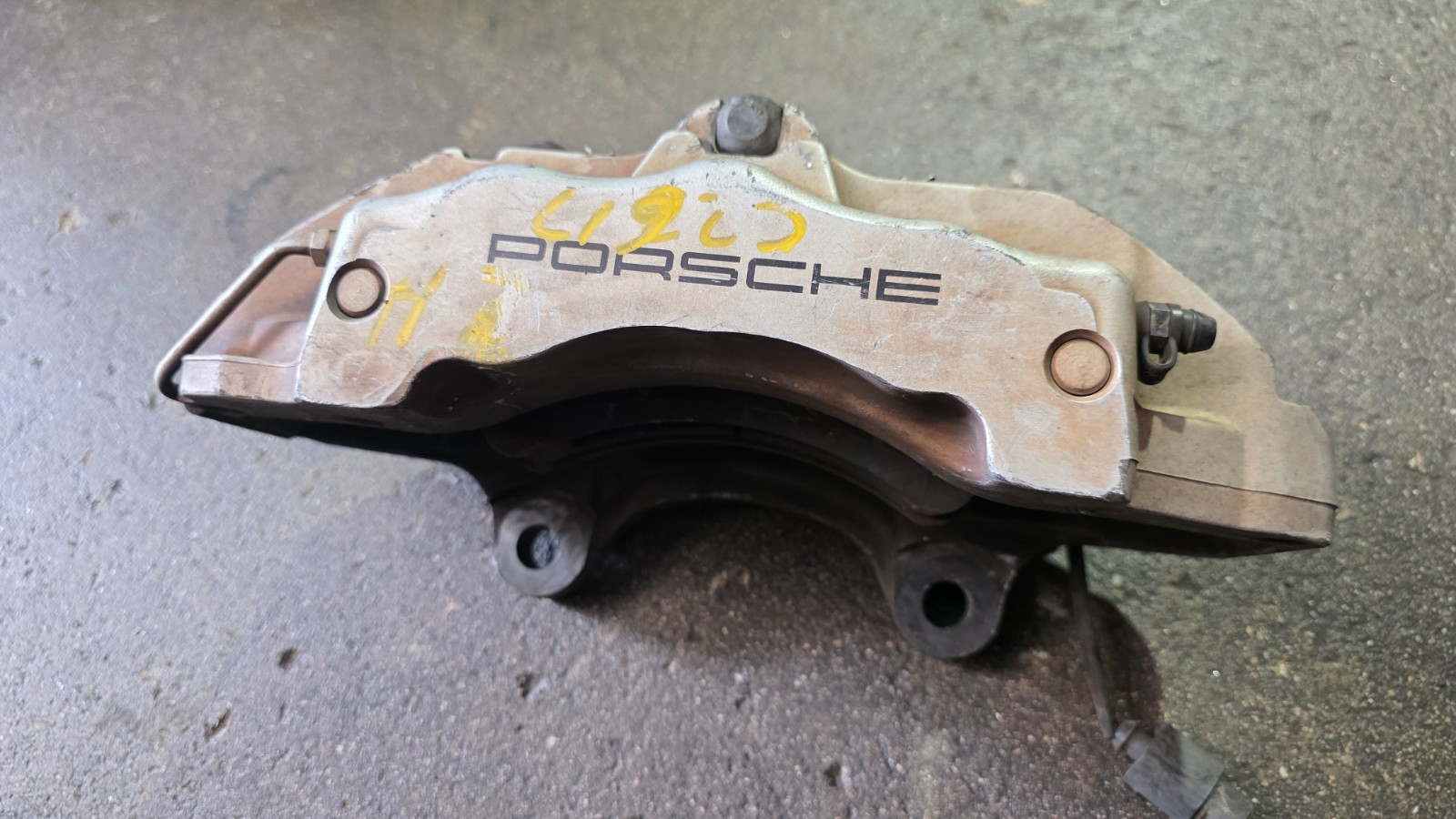 2004-2010 Porsche Cayenne Front Brake Caliper Set Brembo Silver 18ZR GENUINE OEM