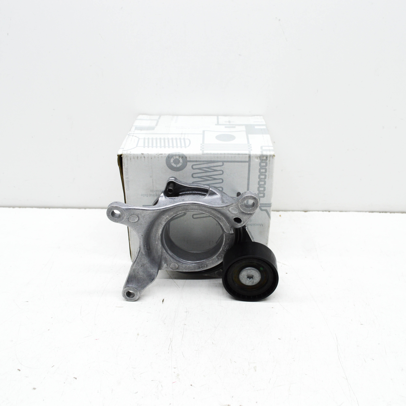 NEW MERCEDES-BENZ CLA COUPE C118 BELT TENSIONER A2822000170 282-200-01-70
