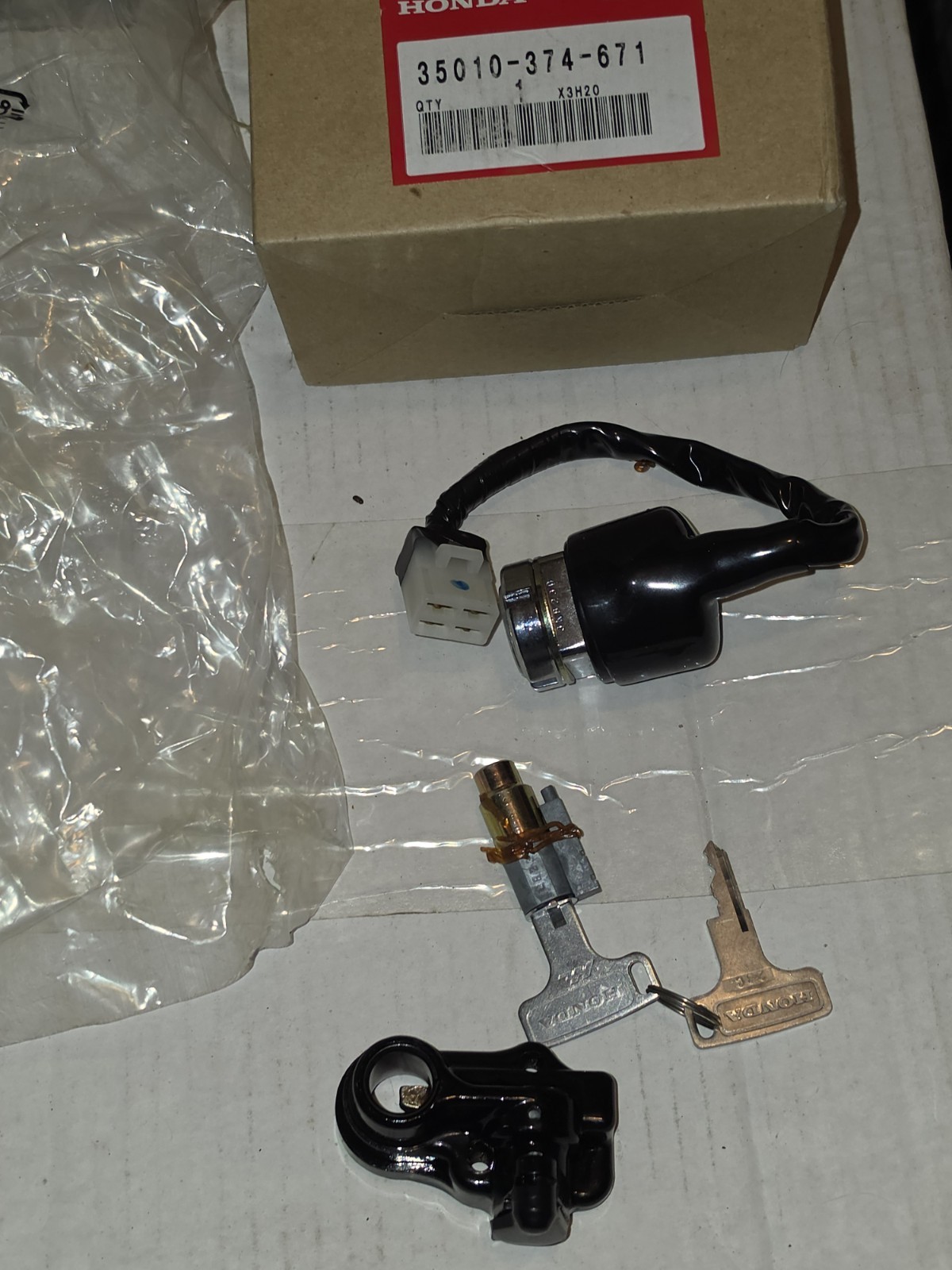 CB350F CB360 CB500 CB550 CB750 NOS Honda Ignition Key Switch Set 35010-374-671 CB350F CB360 CB500 CB550 CB750 NOS Honda Ignition Key Switch Set 35010-374-671