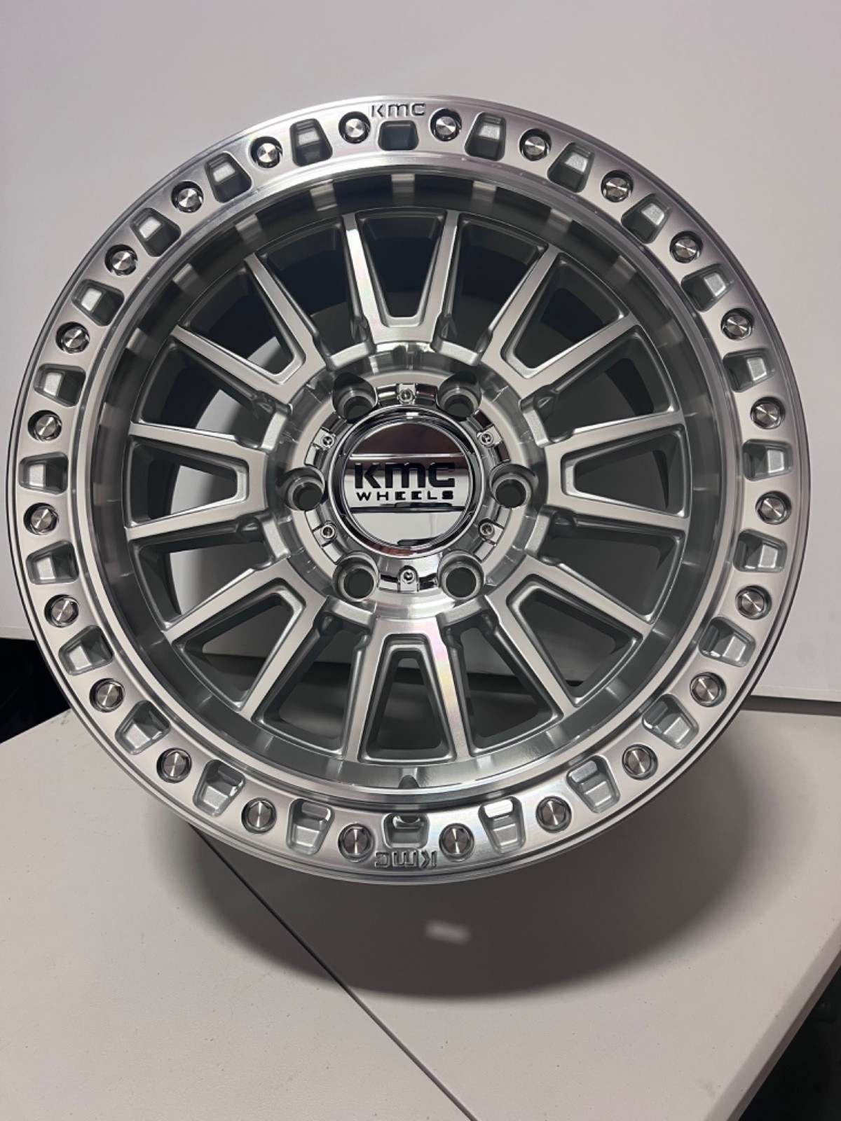 (4) 17X8.5 KM557 VISTA GLOSS SILVER MACHINED RIM (6X139.7-10MM) TACOMA SILVERADO (4) 17X8.5 KM557 VISTA GLOSS SILVER MACHINED RIM (6X139.7-10MM) TACOMA SILVERADO