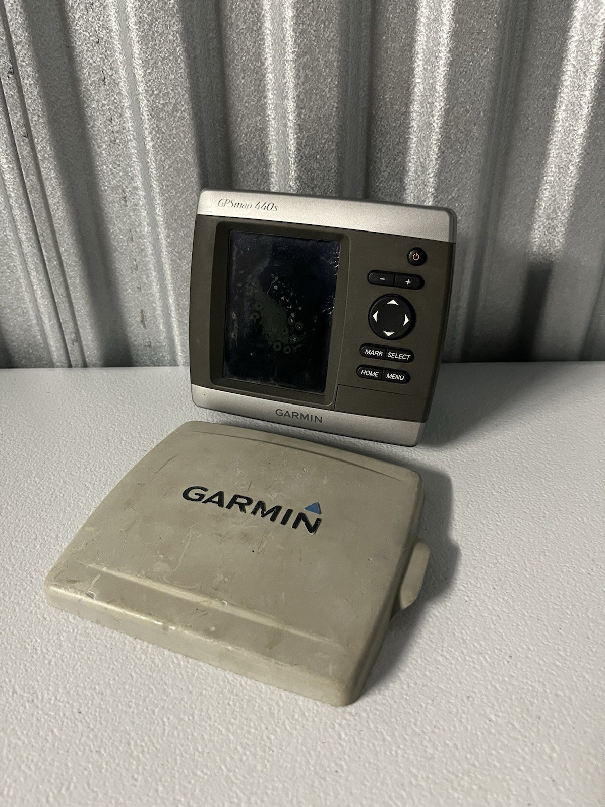 GARMIN GPS MAP 440S MARINE BOAT GPS CHARTPLOTTER 