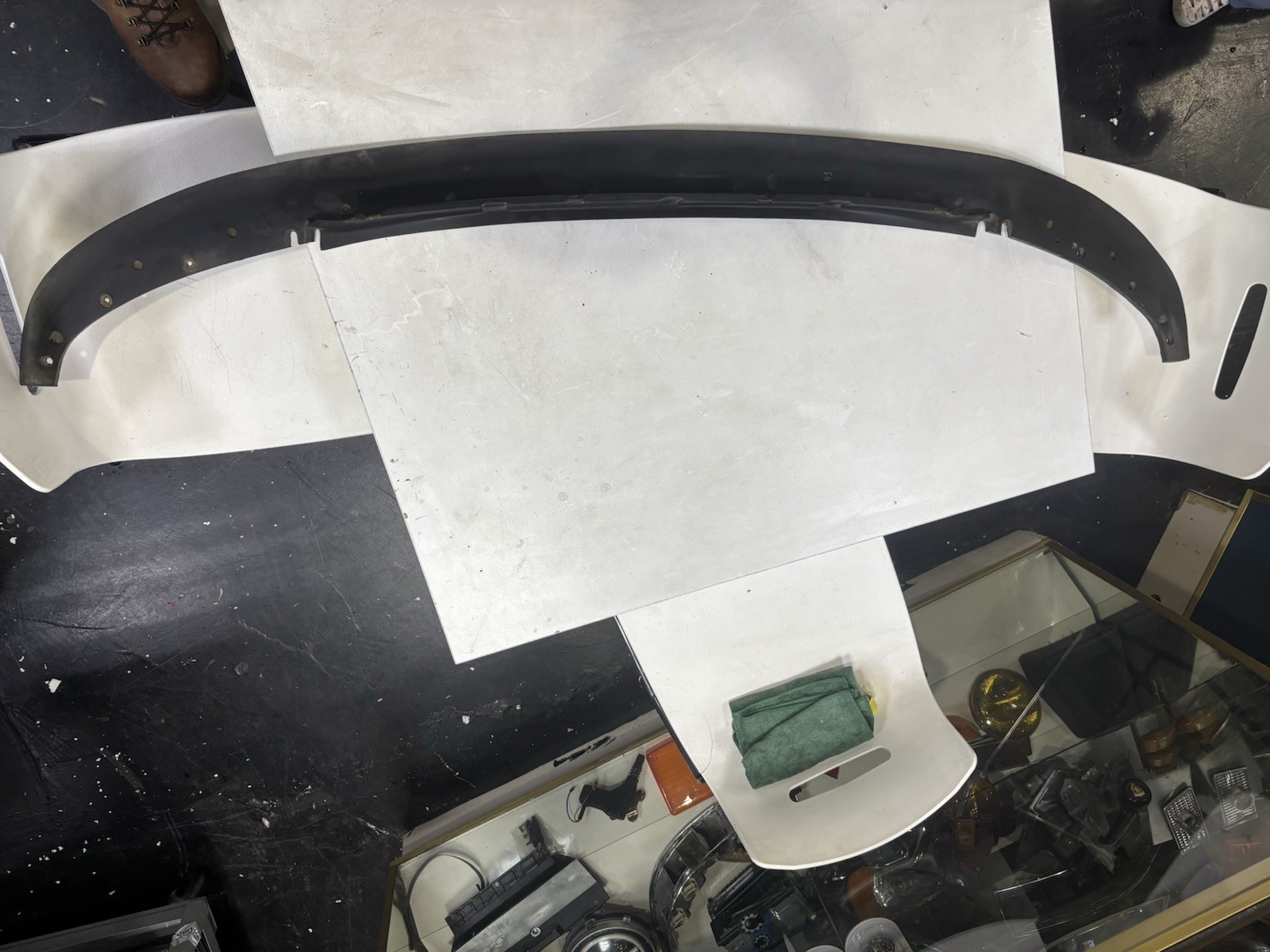 1974-1988 PORSCHE ORIGINAL UPPER BUMER SMILE RUBBER SEAL 1974-1988 PORSCHE ORIGINAL UPPER BUMER SMILE RUBBER SEAL