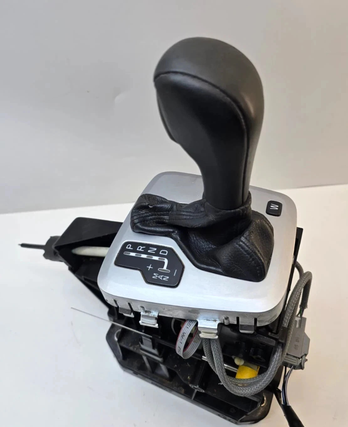2003-2014 Volvo XC90 Automatic Trans Floor Gear Shifter Assembly OEM 03-14