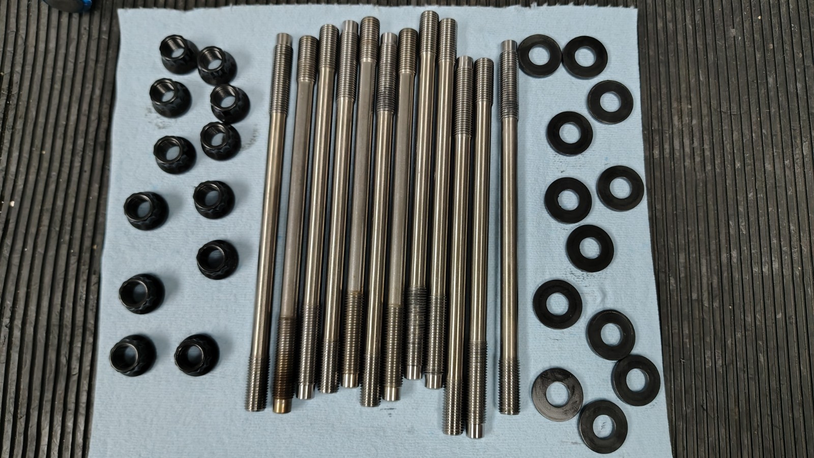 ARP Head Stud Kit for Subaru WRX EJ20 & EJ25 260-4701 ARP Head Stud Kit for Subaru WRX EJ20 & EJ25 260-4701