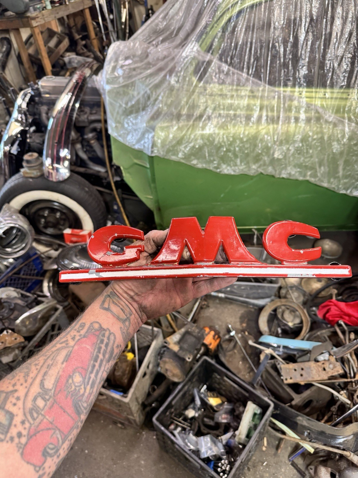 1947-1953 GMC ORIGINAL GRILLE SURROUND EMBLEM 1948 1949 1950 1951 1952 GM OEM