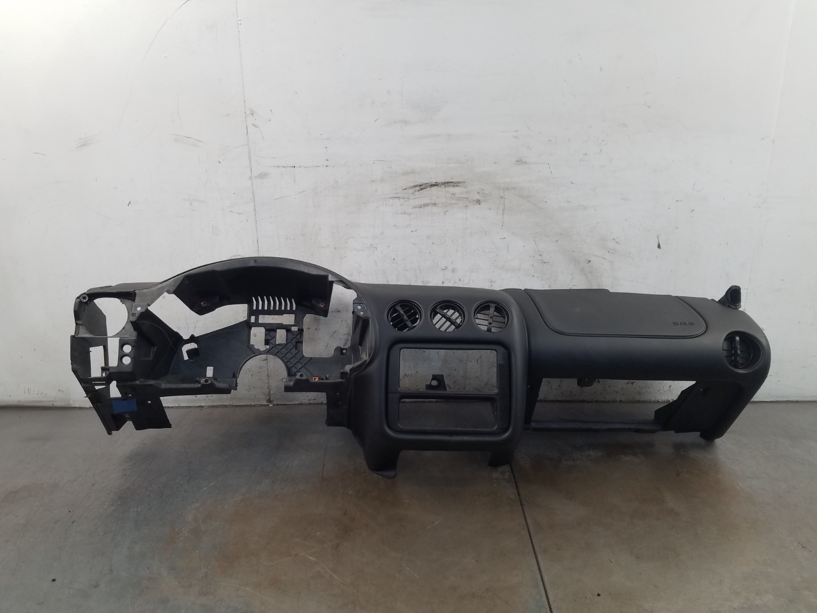 2002 Pontiac Trans Am Dash Panel Frame #7623 Y4