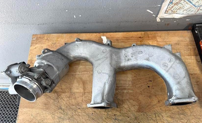 GM 2017-2023 6.6L L5P Duramax Upper Intake Manifold 12686016 GM 2017-2023 6.6L L5P Duramax Upper Intake Manifold 12686016