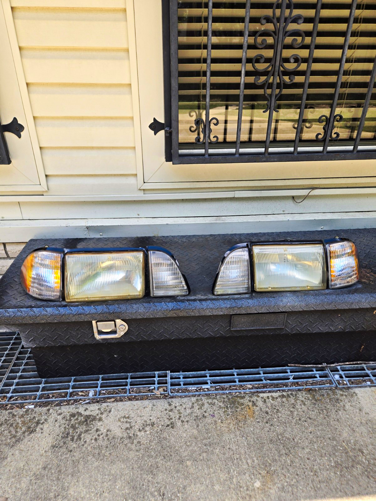 1987-1993 Ford Mustang Foxbody original ford Ford Head Lights Assembly. 1987-1993 Ford Mustang Foxbody original ford Ford Head Lights Assembly.